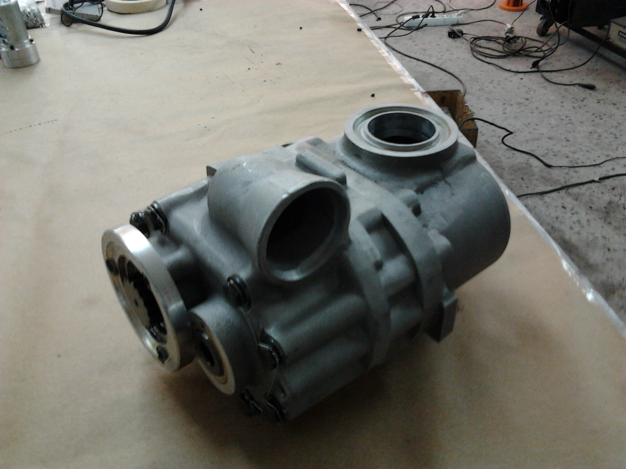 2520-12-178-7742-transmission-pump-right-renk-5561000-2